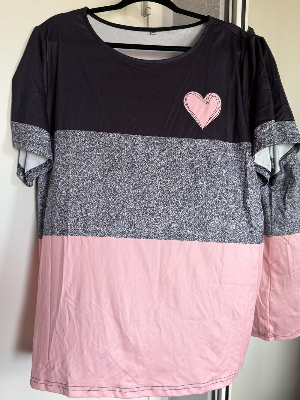 2XL Women’s Casual Short Sleeve T-Shirt with Heart Print